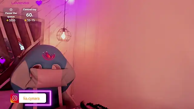 Queen perla  online show from 10-13-25, 12:05