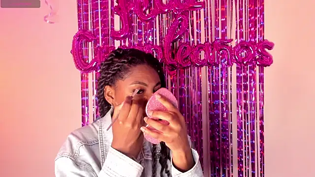 Queen perla  online show from 10-18-25, 12:28