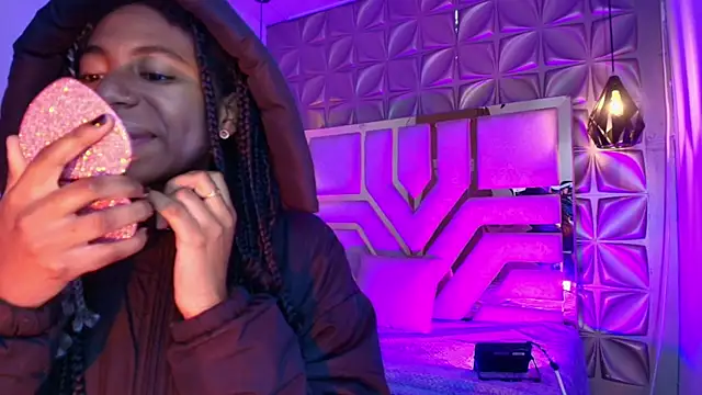 Queen perla  online show from 04-22-26, 12:18