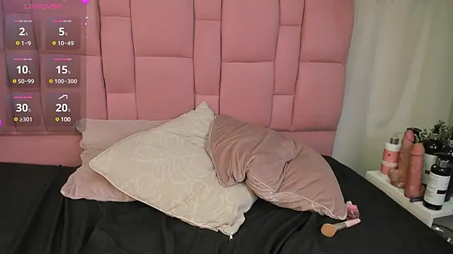 Snapshot of samantha-black chatting on 03-05-25, 09:16 samantha-black online show from 03-05-25, 09:16