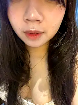 Hotellinh12 online show from 10-05-25, 04:27