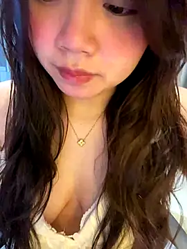 Hotellinh12 online show from 12-15-25, 04:22