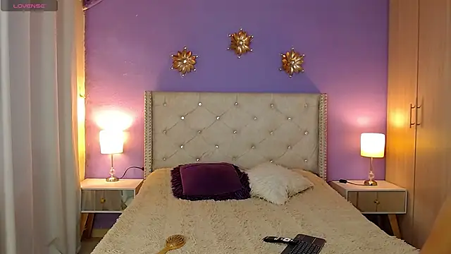 Kim and Mia online show from 10-02-25, 05:42