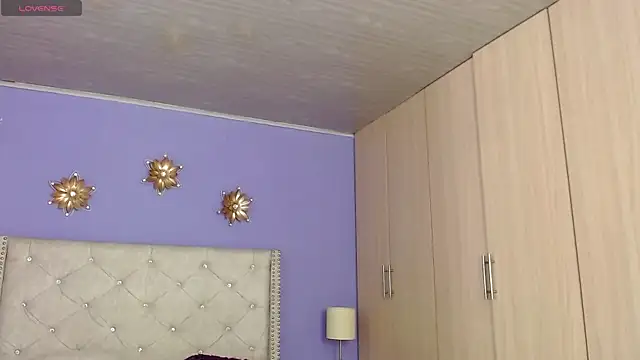 Kim and Mia online show from 10-06-25, 03:09