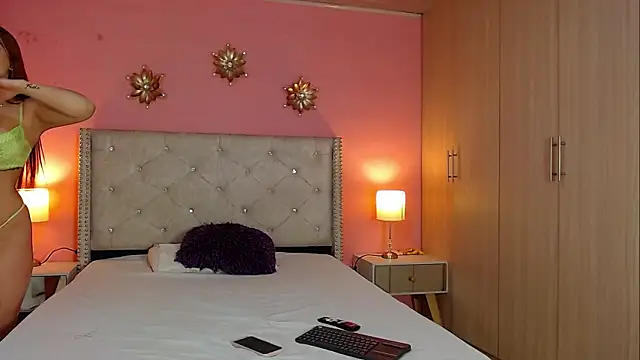 Kim and Mia online show from 12-18-25, 04:57