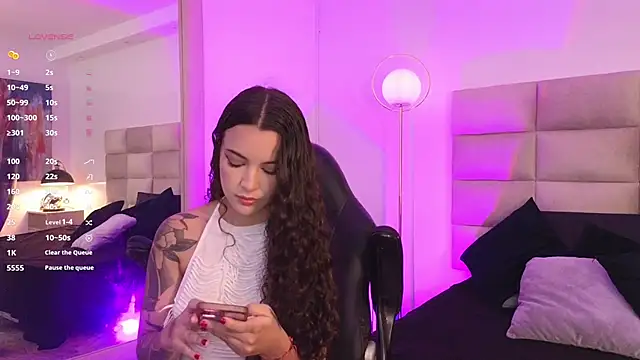 mssjulia online show from 12-20-24, 09:06