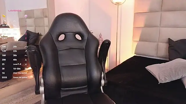 mssjulia online show from 12-31-24, 10:12