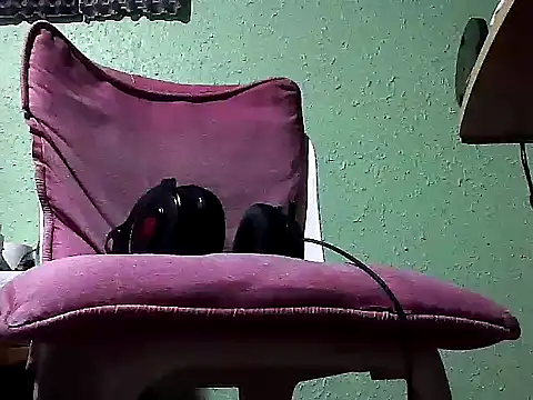 Snapshot of gxXxuesta chatting on 10-07-25, 02:31 gxXxuesta online show from 10-07-25, 02:31