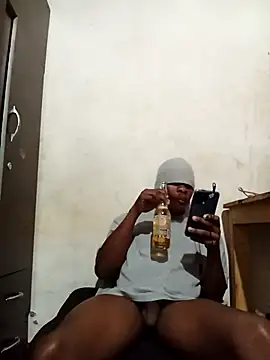 Uncletee112 online show from 10-04-25, 08:51