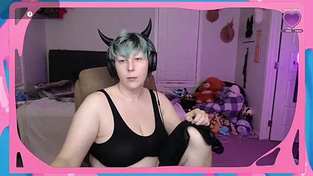 Snapshot of CirqueNoirBlu chatting on 09-19-25, 03:19 CirqueNoirBlu online show from 09-19-25, 03:19