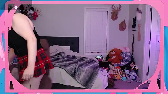 Snapshot of CirqueNoirBlu chatting on 10-21-25, 03:18 CirqueNoirBlu online show from 10-21-25, 03:18