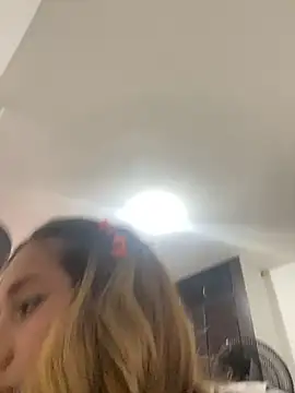 Snapshot of Agnescruzz chatting on 01-16-26, 08:24 Agnescruzz online show from 01-16-26, 08:24