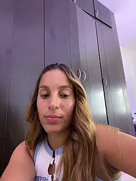 Snapshot of Agnescruzz chatting on 01-18-26, 06:34 Agnescruzz online show from 01-18-26, 06:34