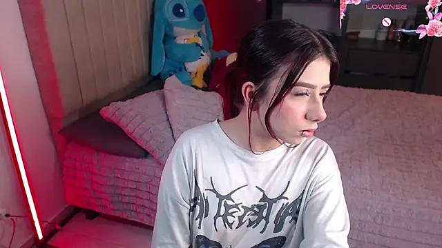 Snapshot of Your_rosalie chatting on 02-04-26, 04:29 Your rosalie online show from 02-04-26, 04:29