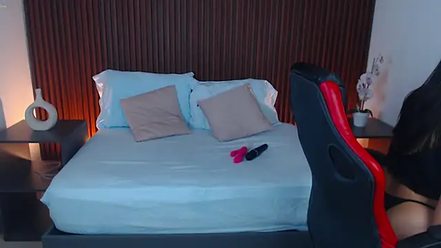 Snapshot of lizowenn_ chatting on 02-25-25, 12:45 lizowenn online show from 02-25-25, 12:45