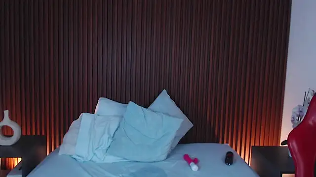 Snapshot of lizowenn_ chatting on 03-11-25, 03:34 lizowenn online show from 03-11-25, 03:34