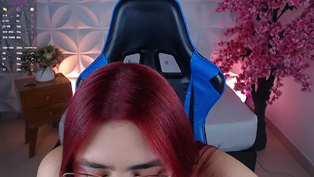 Snapshot of lizowenn_ chatting on 11-12-25, 07:24 lizowenn online show from 11-12-25, 07:24