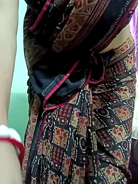 Snapshot of Rosy-B chatting on 03-18-26, 10:13 Rosy-B online show from 03-18-26, 10:13