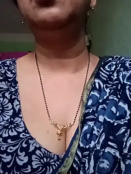 Snapshot of Rosy-B chatting on 03-31-26, 12:23 Rosy-B online show from 03-31-26, 12:23