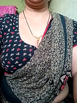 Snapshot of Rosy-B chatting on 04-01-26, 09:32 Rosy-B online show from 04-01-26, 09:32