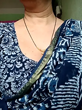 Snapshot of Rosy-B chatting on 04-07-26, 12:22 Rosy-B online show from 04-07-26, 12:22