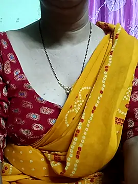 Snapshot of Rosy-B chatting on 04-16-26, 09:39 Rosy-B online show from 04-16-26, 09:39