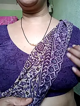 Snapshot of Rosy-B chatting on 04-17-26, 09:56 Rosy-B online show from 04-17-26, 09:56