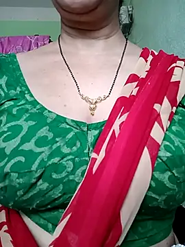 Snapshot of Rosy-B chatting on 04-28-26, 09:47 Rosy-B online show from 04-28-26, 09:47