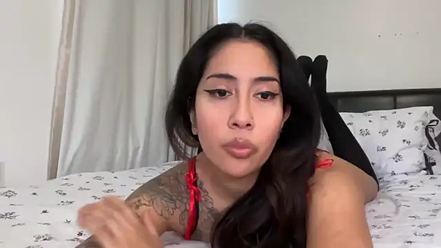 Snapshot of LorenaAnderson chatting on 12-05-25, 02:47 LorenaAnderson online show from 12-05-25, 02:47