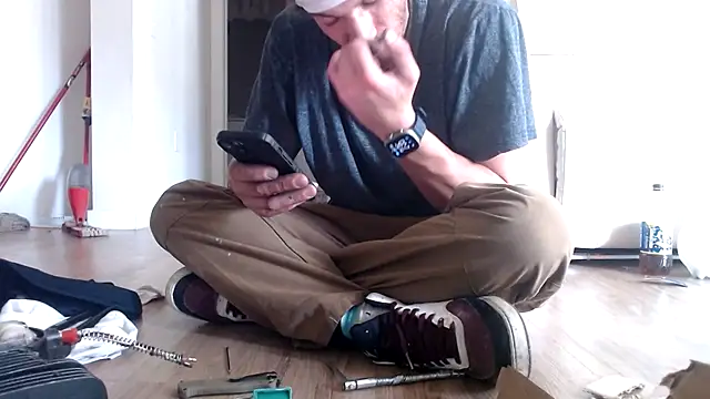 Snapshot of Clearlytothepoint420 chatting on 01-16-25, 08:36 Clearlytothepoint420 online show from 01-16-25, 08:36