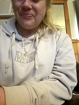 Snapshot of Off_the_Lesh chatting on 09-18-25, 09:39 Off the Lesh online show from 09-18-25, 09:39