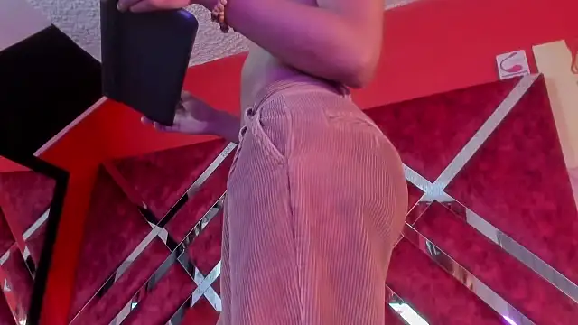 Snapshot of Scarlett_Hot5 chatting on 09-23-25, 08:34 Scarlett Hot5 online show from 09-23-25, 08:34