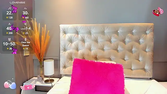 Snapshot of AriaRusso chatting on 12-17-24, 09:16 AriaRusso online show from 12-17-24, 09:16