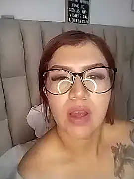 Snapshot of AriaRusso chatting on 12-22-24, 08:47 AriaRusso online show from 12-22-24, 08:47