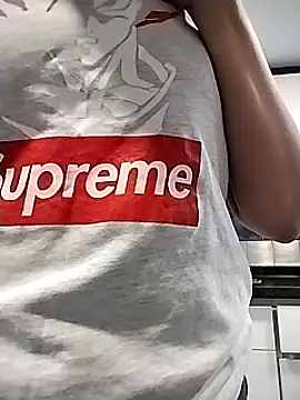 Snapshot of AriaRusso chatting on 02-05-25, 10:01 AriaRusso online show from 02-05-25, 10:01