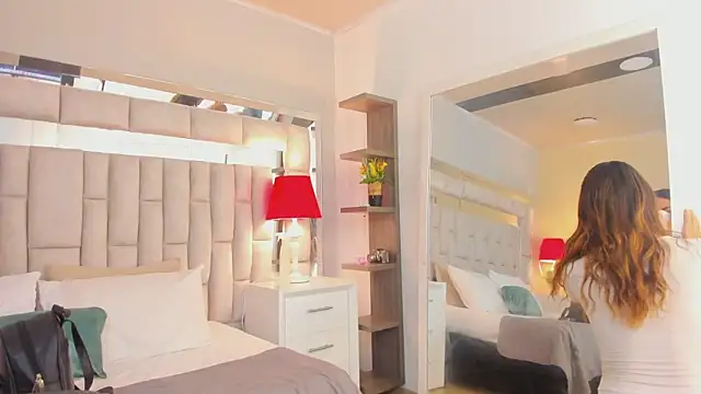 mariiahneedles online show from 11-18-25, 11:48