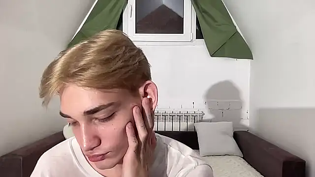 Snapshot of Nick_Win chatting on 01-02-25, 11:52 Nick Win online show from 01-02-25, 11:52
