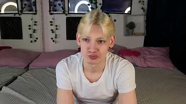 Snapshot of Nick_Win chatting on 01-29-25, 10:37 Nick Win online show from 01-29-25, 10:37