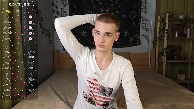 Snapshot of Nick_Win chatting on 09-14-25, 11:42 Nick Win online show from 09-14-25, 11:42