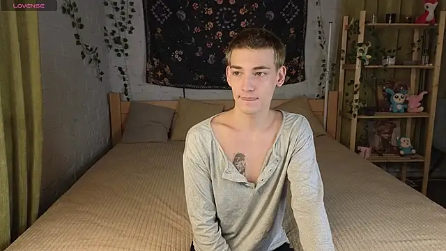Snapshot of Nick_Win chatting on 10-21-25, 04:41 Nick Win online show from 10-21-25, 04:41