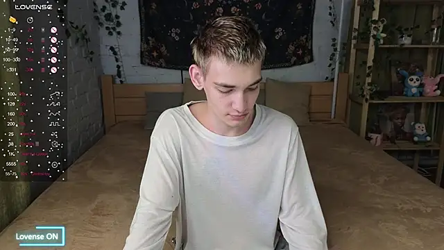 Snapshot of Nick_Win chatting on 10-24-25, 05:09 Nick Win online show from 10-24-25, 05:09