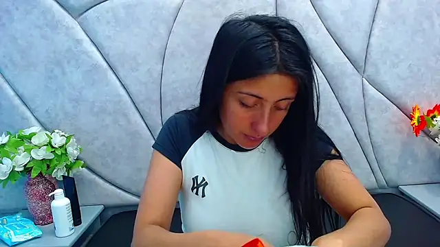 Cameron cutte online show from 01-26-25, 02:45