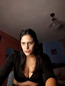 Snapshot of Catalinacandela chatting on 03-05-25, 11:05 Catalinacandela online show from 03-05-25, 11:05