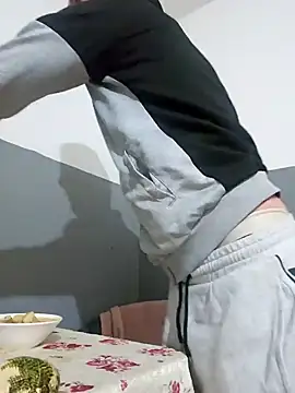 Snapshot of Aian09 chatting on 01-30-25, 09:36 Aian09 online show from 01-30-25, 09:36