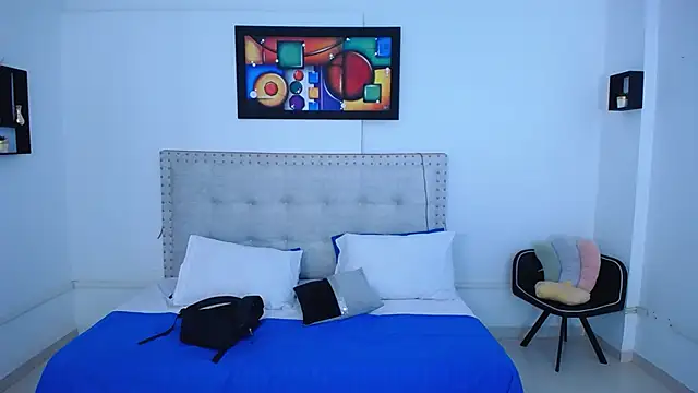 Chiqui milk  online show from 02-15-25, 07:06