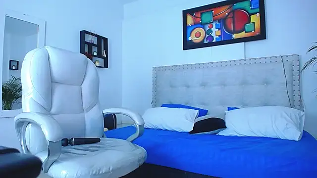 Chiqui milk  online show from 02-28-25, 05:26