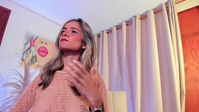 SkiinnyAna online show from 02-16-26, 07:32