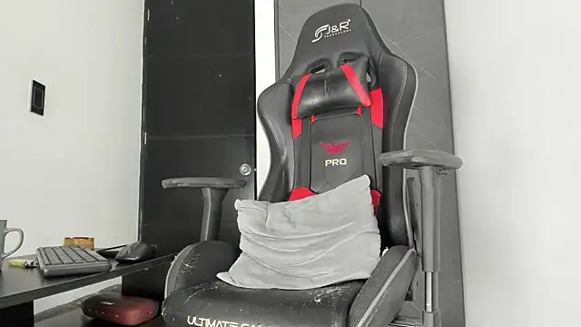 Snapshot of sergiio_mesa27 chatting on 11-10-25, 02:49 sergiio mesa27 online show from 11-10-25, 02:49