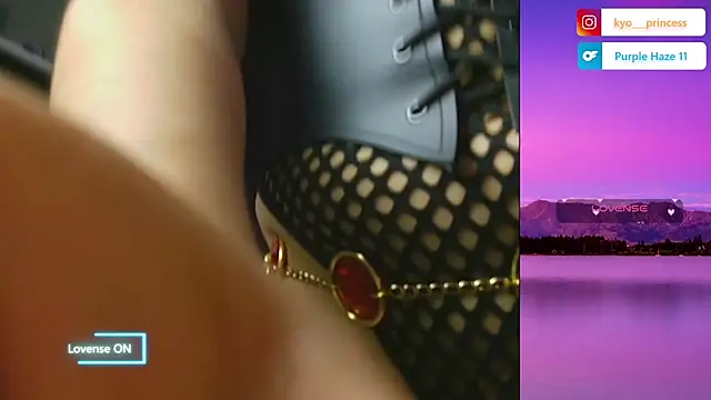 Snapshot of PurpleHaze17 chatting on 11-04-25, 11:26 PurpleHaze17 online show from 11-04-25, 11:26