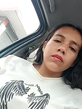 Snapshot of loveHoney02 chatting on 02-14-25, 01:08 loveHoney02 online show from 02-14-25, 01:08